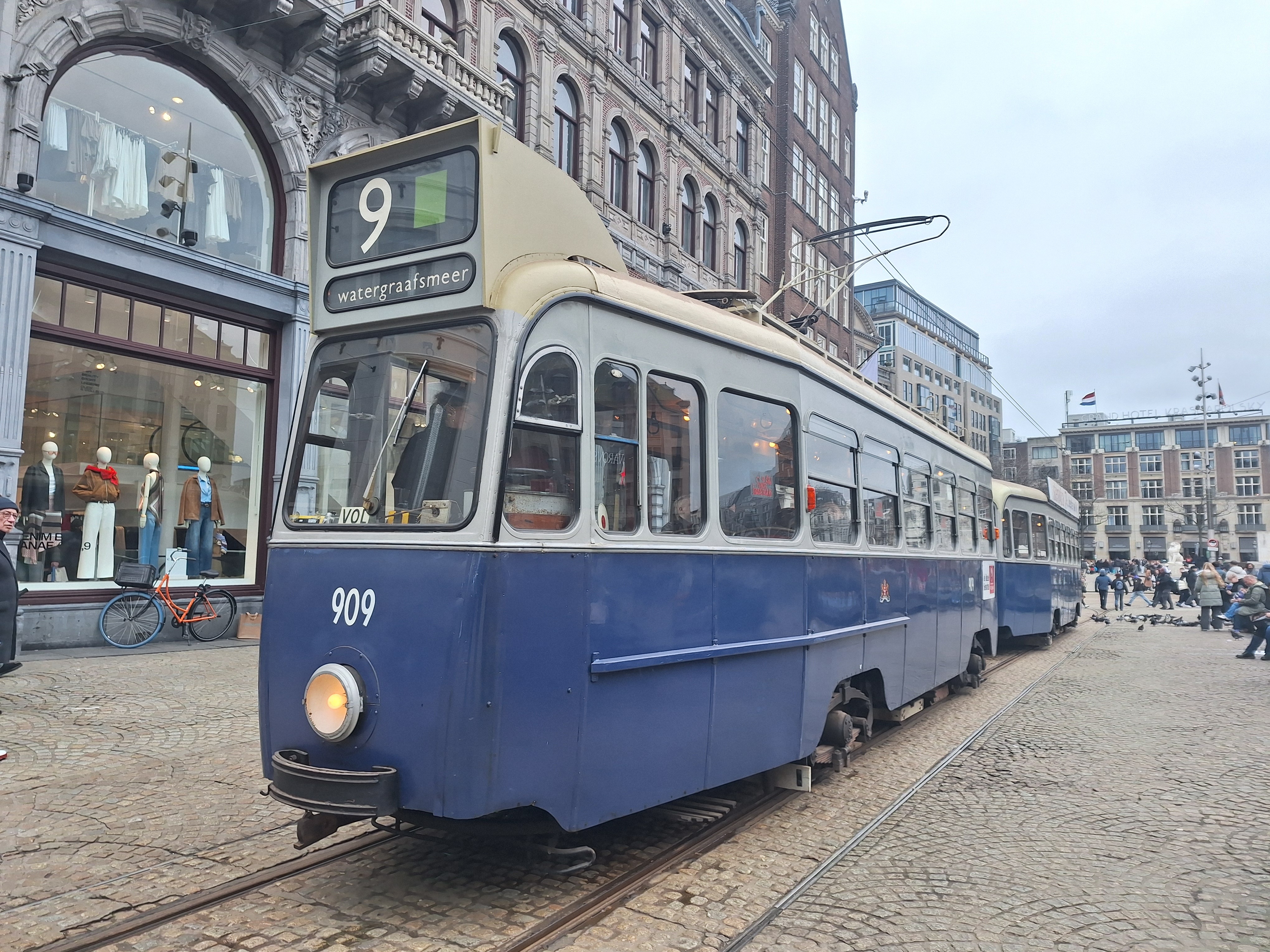 GVB Tram 909