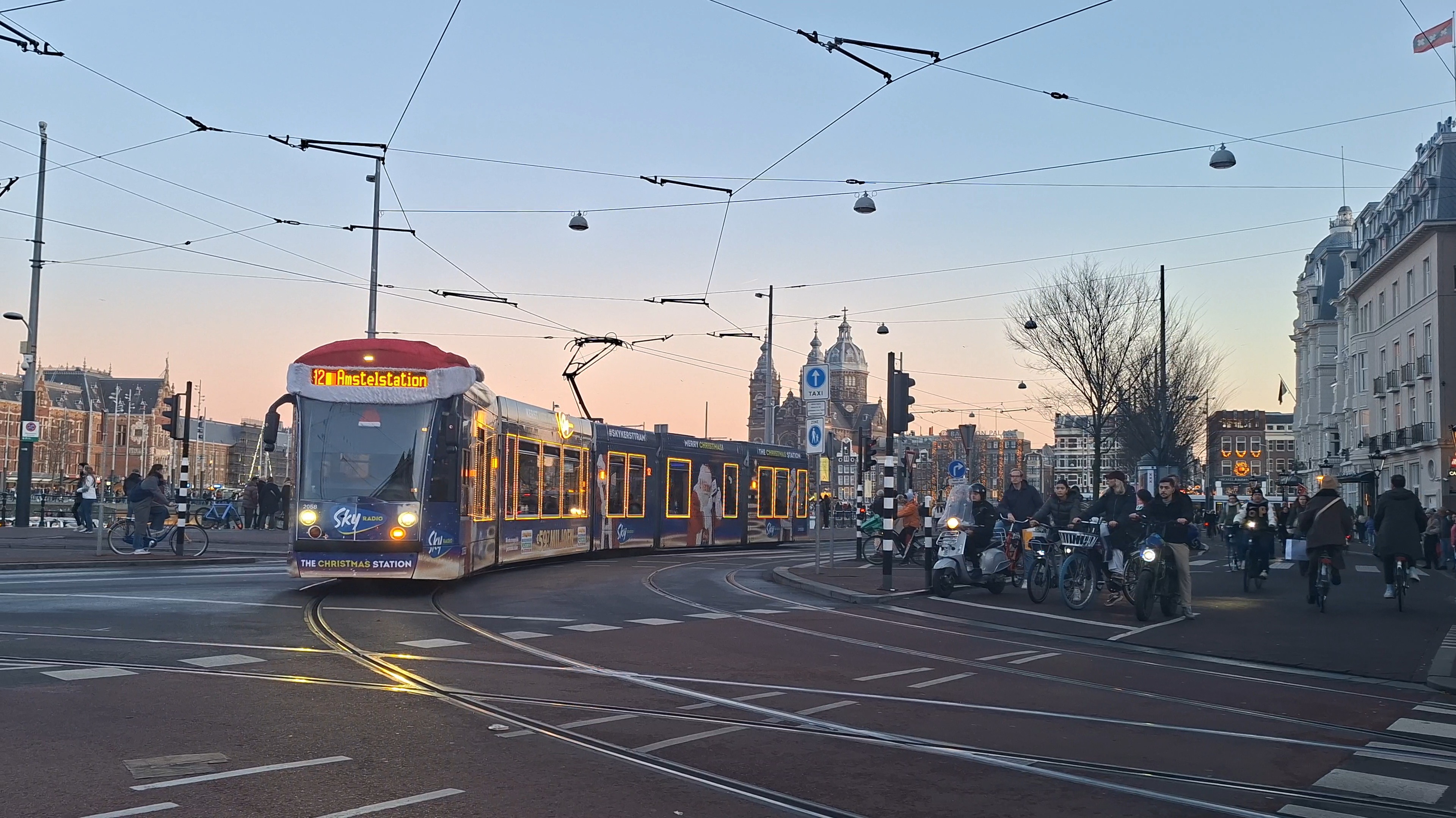 GVB Combino Tram 2058